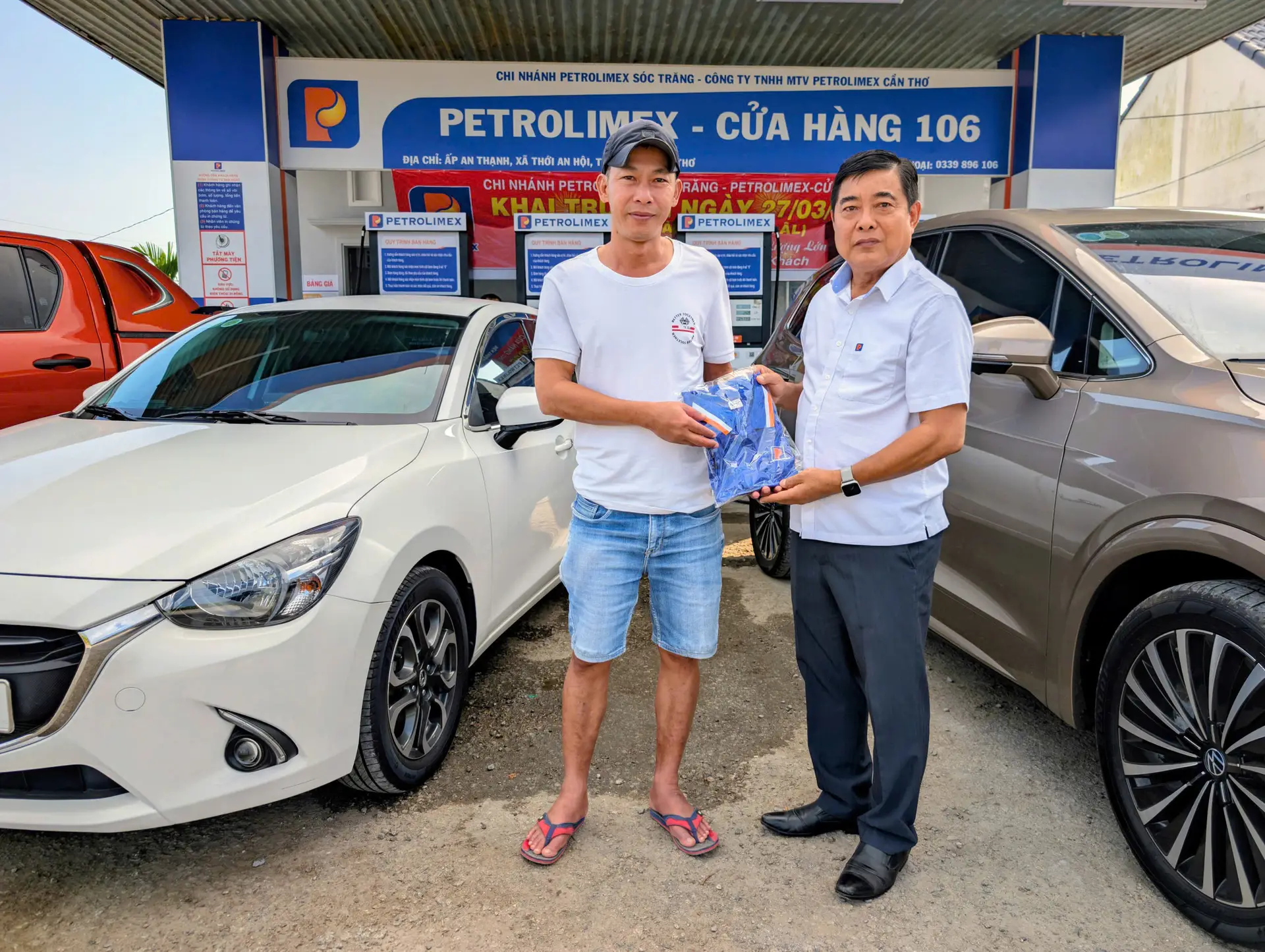 Chi nhánh Petrolimex Sóc Trăng khai trương Cửa hàng bán lẻ xăng